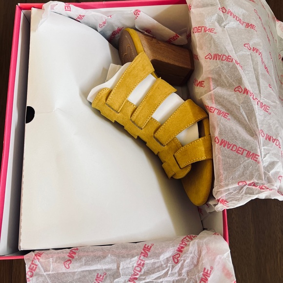 Madeline Novelette Women’s Slip On Mule In Chinese Yellow Size 10M. - Picture 8 of 9